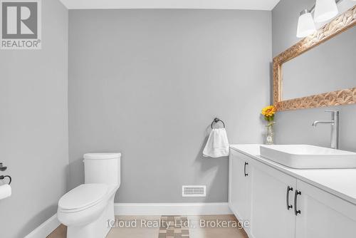 2091 Dwyer Road, Springwater, ON 
