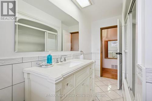 9098 Sideroad 27 Road, Erin, ON - Indoor Photo Showing Bedroom