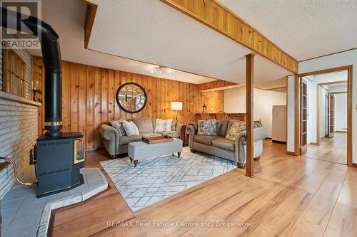 9098 Sideroad 27 Road, Erin, ON - Indoor Photo Showing Other Room