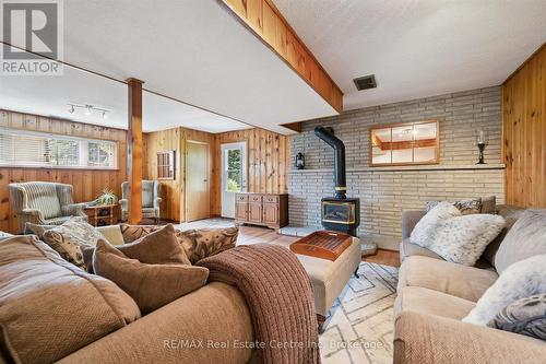 A wet bar for entertaining, game nights and ca - 9098 Sideroad 27 Road, Erin, ON - Indoor Photo Showing Other Room