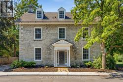 35 MACKAY STREET  Ottawa, ON K1M 2B2