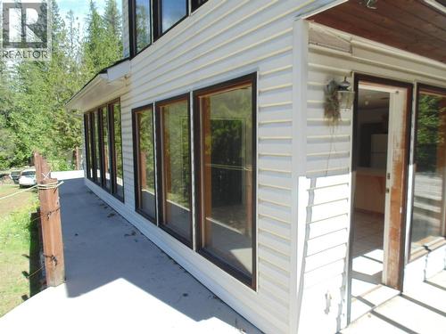 1415 Bridge Road, Crescent Valley, BC - Outdoor With Exterior