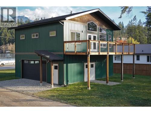 905 13 Avenue S  Golden, BC V0A 1H0