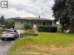 355 9th Avenue Montrose, BC V0G 1P0