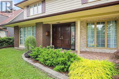 1712 Playfair Drive, Ottawa, ON 
