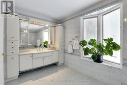 2nd floor family bathroom - 