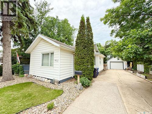 431 Qu'Appelle Street, Weyburn, SK 