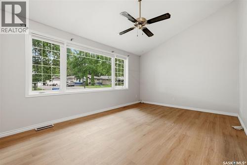 80 Bobolink Bay, Regina, SK 