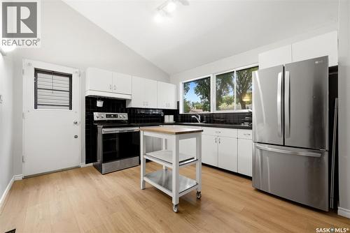 80 Bobolink Bay, Regina, SK 