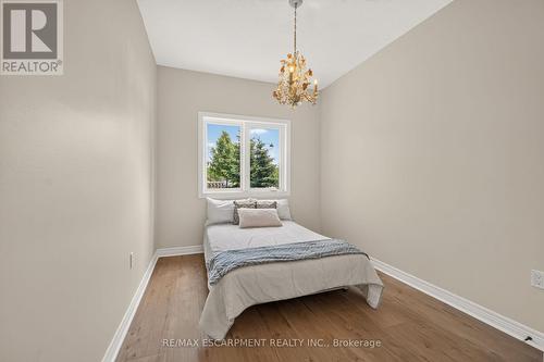 14 Ecker Lane, Hamilton, ON 