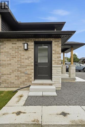 LOWER - 90B LYWOOD STREET , Belleville (Thurlow Ward), Ontario K0K 1K0 5