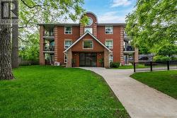 102 - 131 CLAPPERTON STREET Barrie, ON L4M 3G3