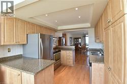 Plenty of cabinet space - 