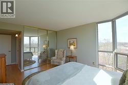 Master bedroom - 