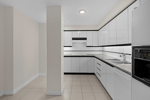 Cuisine - 1104-1000 Boul. De Maisonneuve O., Montréal (Ville-Marie), QC - Indoor Photo Showing Kitchen With Double Sink