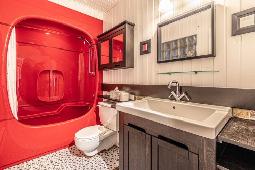 Salle de bains - 237 Rue Leber, Saint-Constant, QC 