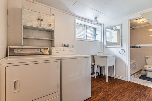Salle de lavage - 237 Rue Leber, Saint-Constant, QC 