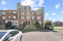 8984 Crois. du Louvre  Brossard, QC J4Y 0A2