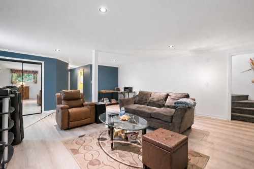 Salle familiale - 130 Ch. Du Lac-Dufour, Mont-Tremblant, QC - Indoor Photo Showing Living Room