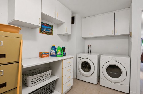 Salle de lavage - 130 Ch. Du Lac-Dufour, Mont-Tremblant, QC - Indoor Photo Showing Laundry Room