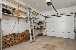 Garage - 