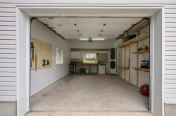 Garage - 