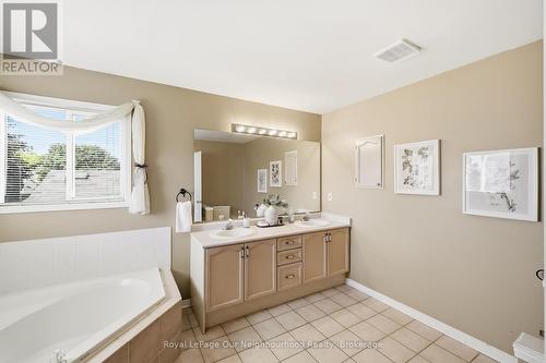 24 Wetherburn Drive, Whitby (Williamsburg), ON 