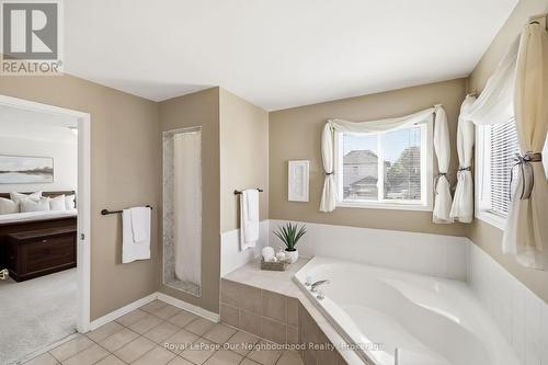 24 Wetherburn Drive, Whitby (Williamsburg), ON 