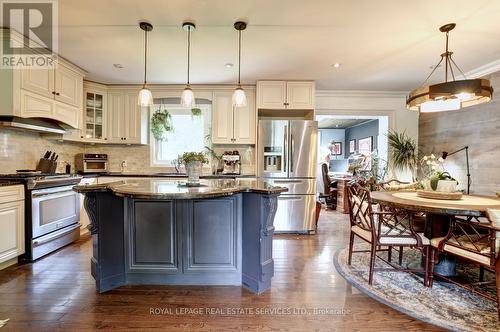 1028 Cedar Avenue, Burlington, ON 