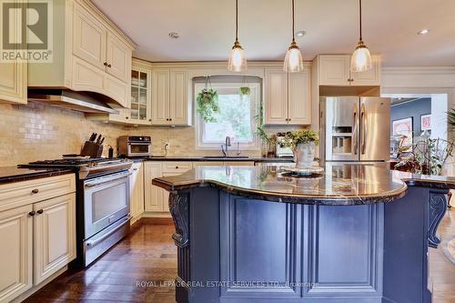 1028 Cedar Avenue, Burlington, ON 