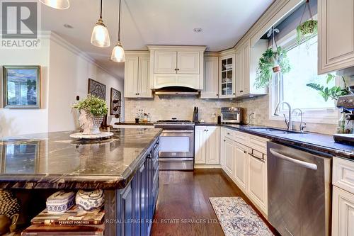 1028 Cedar Avenue, Burlington, ON 