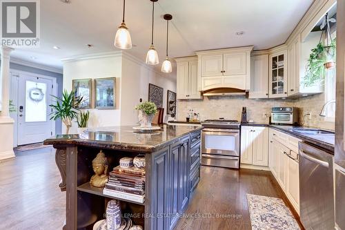 1028 Cedar Avenue, Burlington, ON 