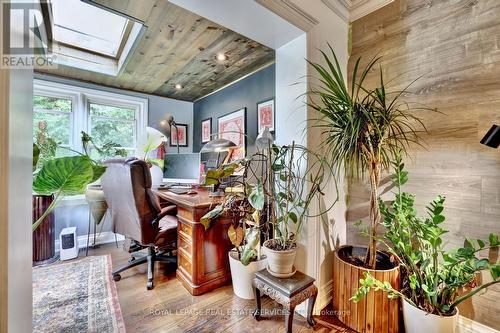1028 Cedar Avenue, Burlington, ON 