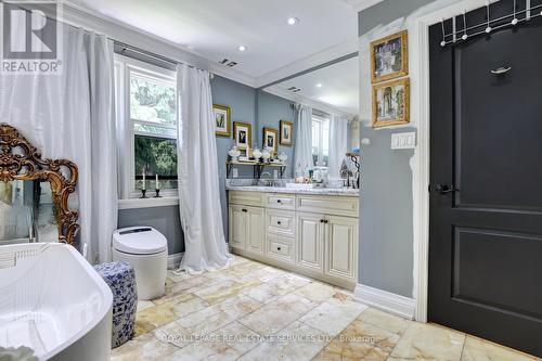 1028 Cedar Avenue, Burlington, ON 