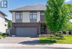 252 SUNNYRIDGE CRESCENT  Ottawa, ON K2M 0H3