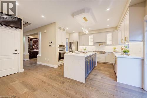 252 Gravel Ridge Trail, Kitchener, ON - Indoor Photo Showing Kitchen