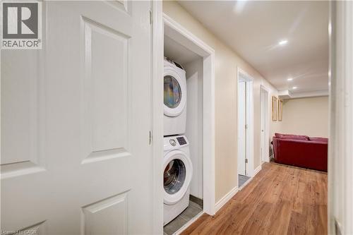 252 Gravel Ridge Trail, Kitchener, ON - Indoor Photo Showing Laundry Room