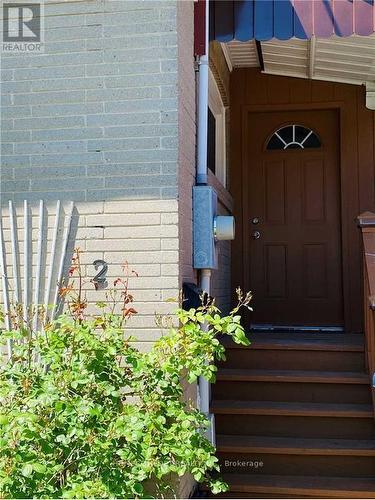 2 MENDIP CRESCENT , Toronto, Ontario M1P 1Y4 2
