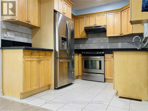 2 MENDIP CRESCENT , Toronto, Ontario M1P 1Y4 4