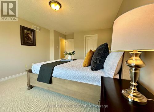 202 Mareth Way, Ottawa, ON 