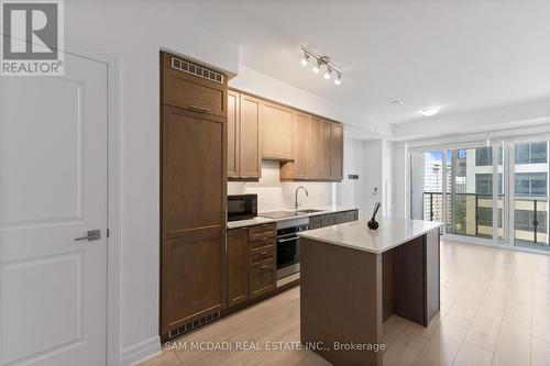 1102 - 30 Elm Drive, Mississauga, ON - Indoor Photo Showing Kitchen