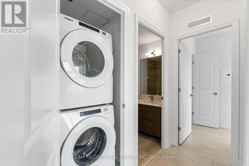 1102 - 30 Elm Drive, Mississauga, ON - Indoor Photo Showing Laundry Room