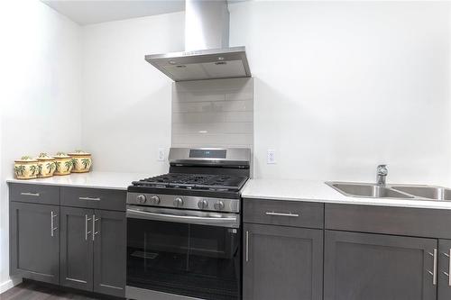 220 North Haven Way, West St Paul, MB - Indoor Photo Showing Kitchen With Double Sink