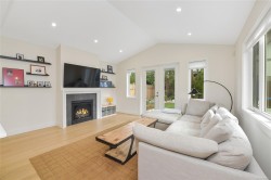 4317 Majestic Dr Saanich, BC V8N 3H1