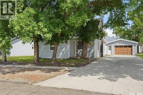 219 5th AVENUE W  Gravelbourg, SK S0H 1X0