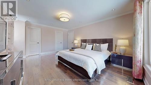 136 Denlow Boulevard, Toronto, ON 
