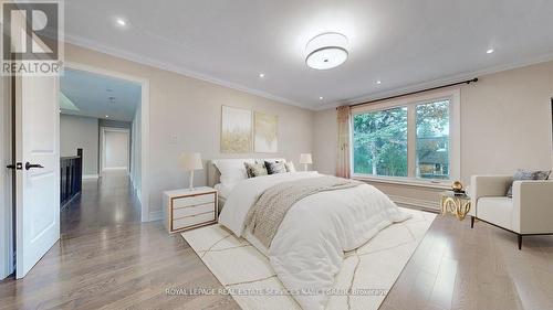 136 Denlow Boulevard, Toronto, ON 