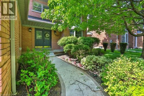 1962 Calgary Court, Mississauga, ON 