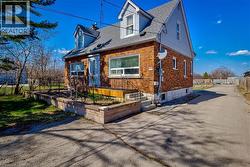 243 8 Highway Stoney Creek, ON L8G 1E2