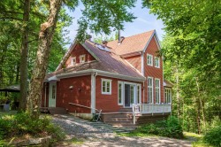 435 Ch. du Tangara  Lac-Aux-Sables, QC G0X 1M0